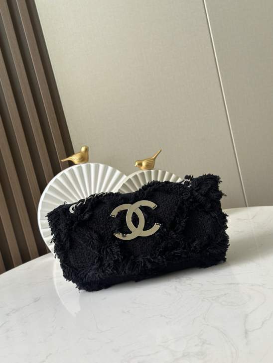 Picture of Chanel Handbags _SKUfw239870252fw